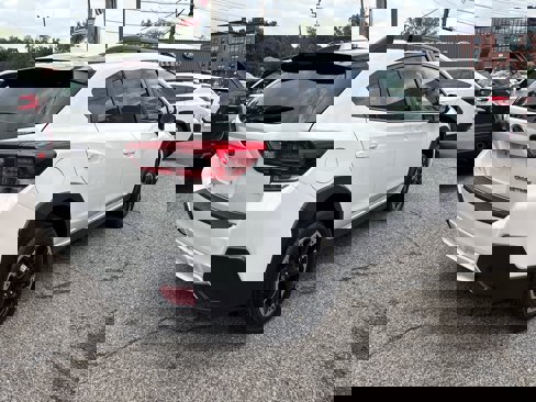 Used 2022 Subaru Crosstrek 2.0i Premium image 8