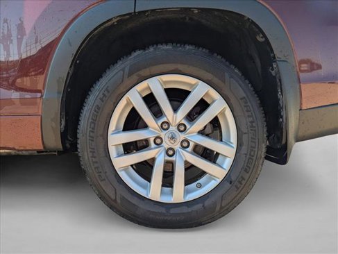 Used 2015 Toyota Highlander LE image 19
