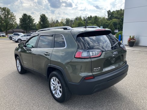 Used 2019 Jeep Cherokee Latitude w/ Cold Weather Group image 8
