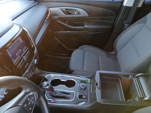 Used 2020 Chevrolet Traverse LS image 25