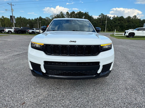 Used 2021 Jeep Grand Cherokee L Laredo image 2