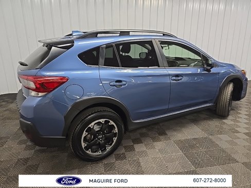Used 2023 Subaru Crosstrek 2.0i Premium image 3