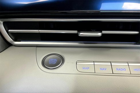 Used 2024 Hyundai Elantra Limited image 29