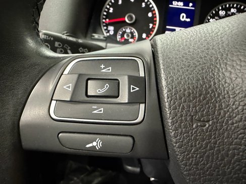 Used 2016 Volkswagen Tiguan S image 40