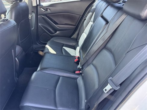 Used 2018 MAZDA MAZDA3 Grand Touring image 9