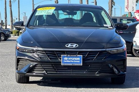 Certified 2024 Hyundai Elantra SE image 9