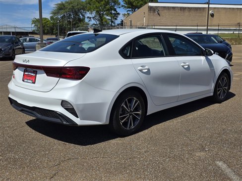 Used 2023 Kia Forte LXS image 4