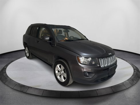 Used 2016 Jeep Compass Latitude image 3