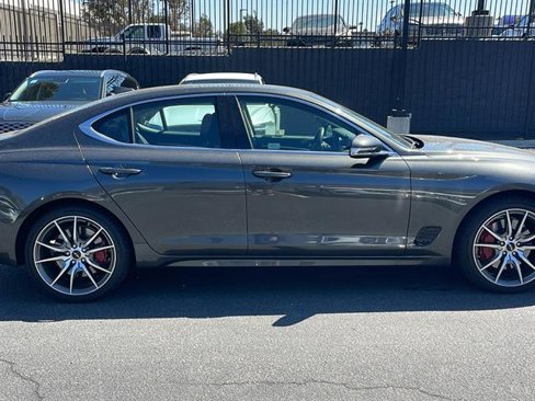 Used 2025 Genesis G70 2.5T image 2