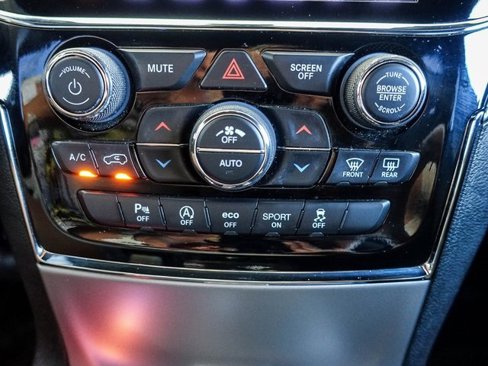 Used 2019 Jeep Grand Cherokee Limited image 13