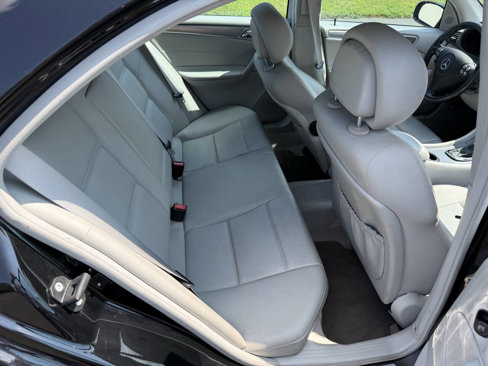 Used 2006 Mercedes-Benz C 230 Sedan w/ Sunroof Pkg image 18