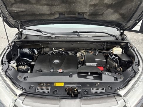 Used 2018 Toyota Highlander XLE image 9