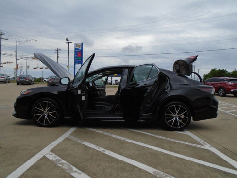 Used 2021 Toyota Camry SE image 26
