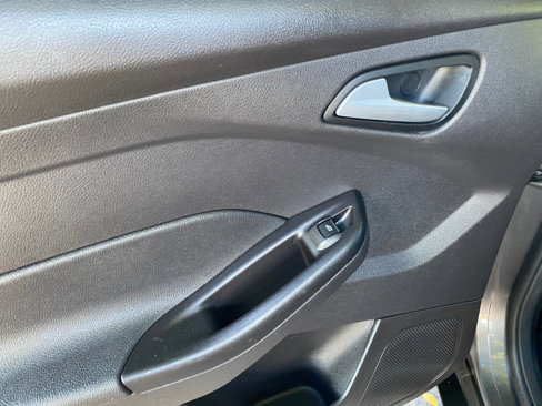 Used 2014 Ford Focus SE image 29