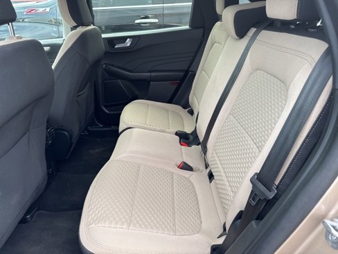 Used 2021 Ford Escape SE image 12