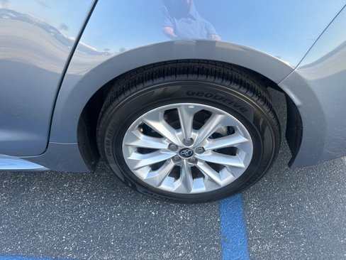 Used 2021 Toyota Corolla XLE w/ Carpet Mat Package (TMS) image 30