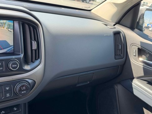 Used 2017 Chevrolet Colorado Z71 image 23
