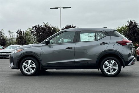 New 2025 Nissan Kicks Play S image 7