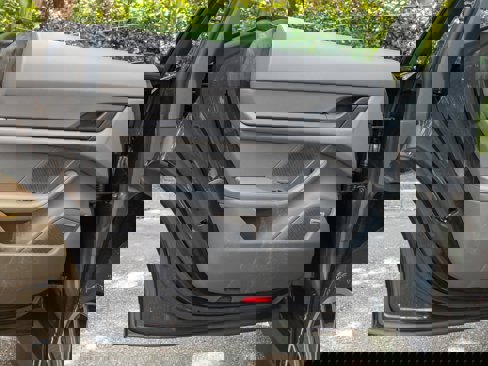 Certified 2022 Porsche Taycan image 34