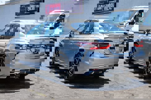 Used 2023 Toyota Camry SE image 6