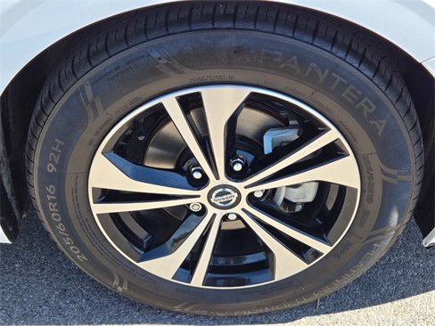 Used 2023 Nissan Sentra SV image 9