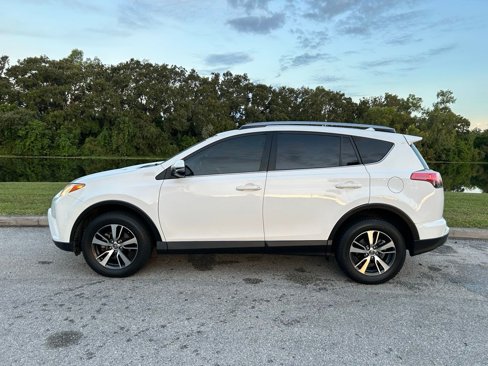 Used 2017 Toyota RAV4 XLE image 2