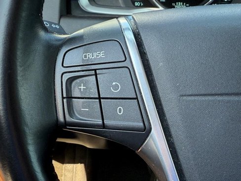 Used 2015 Volvo XC60 T5 Platinum image 18