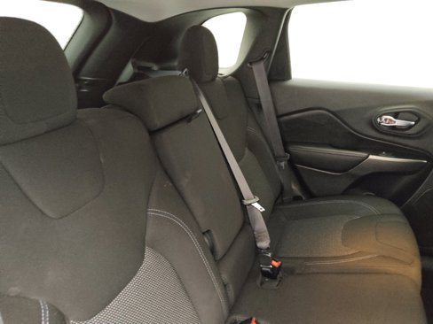 Used 2019 Jeep Cherokee Latitude w/ Popular Appearance Group image 19