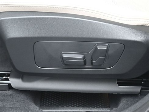 New 2025 BMW X1 xDrive28i w/ Convenience Package image 20