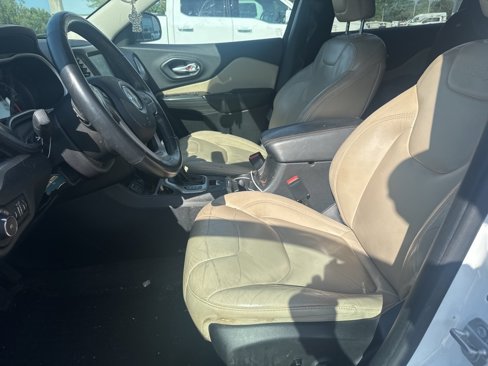 Used 2016 Jeep Cherokee Limited image 7