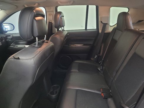 Used 2015 Jeep Compass Latitude w/ Sun/Sound Group image 18