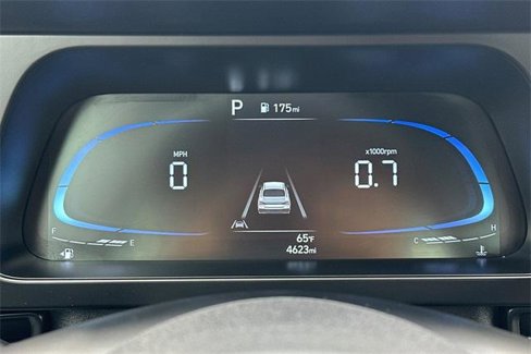 Used 2025 Hyundai Elantra Sport image 24