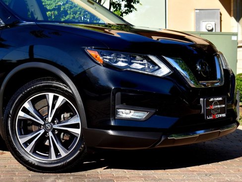 Used 2018 Nissan Rogue SL w/ Premium Package image 4