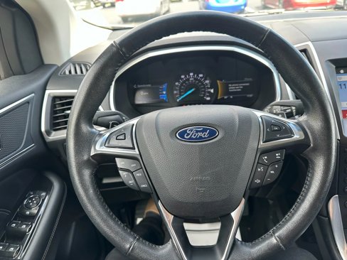 Used 2017 Ford Edge Titanium w/ Technology Package image 13