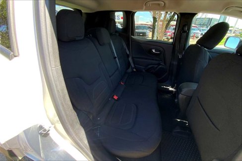 Used 2022 Jeep Renegade Latitude w/ Convenience Group image 19