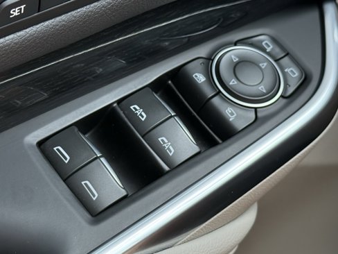 Used 2019 Cadillac XT4 Premium Luxury w/ Cold Weather Package image 28