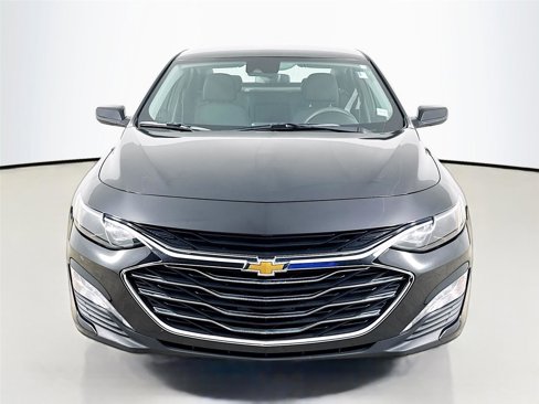 Used 2023 Chevrolet Malibu LT image 2