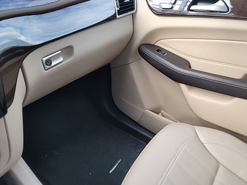 Used 2019 Mercedes-Benz GLE 400 4MATIC image 26