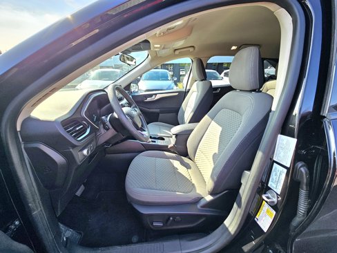 Used 2020 Ford Escape SE image 18