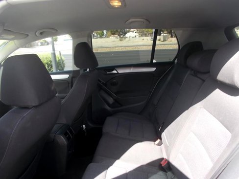 Used 2013 Volkswagen Golf TDI image 25
