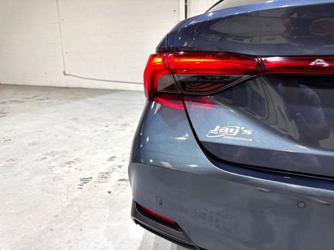 Used 2020 Toyota Avalon Limited image 75