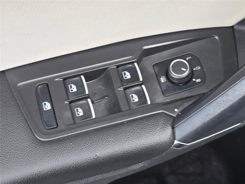 Used 2020 Volkswagen Tiguan SE R-Line image 22