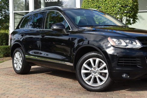 Used 2014 Volkswagen Touareg Sport image 3