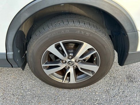 Used 2018 Toyota RAV4 XLE image 8