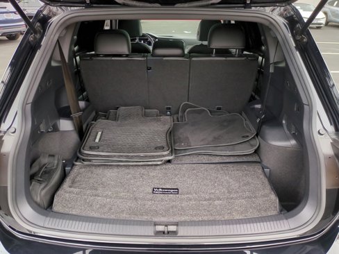 Used 2023 Volkswagen Tiguan SE R-Line image 33