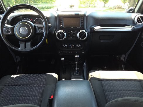 Used 2012 Jeep Wrangler Unlimited Sahara w/ Connectivity Group image 10
