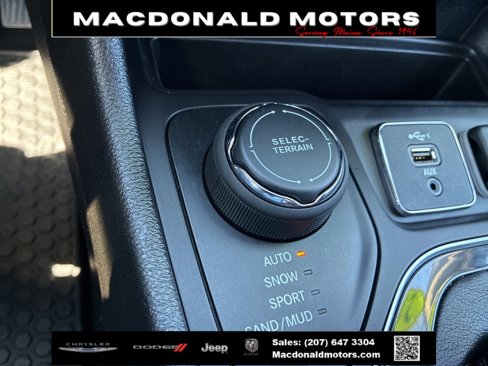 Used 2021 Jeep Cherokee Latitude Plus image 17
