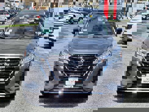 New 2025 Nissan Kicks Play S image 2