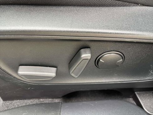 Used 2020 Ford Escape Titanium image 14