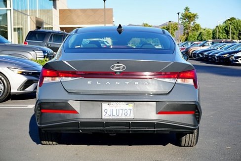 Certified 2024 Hyundai Elantra SEL image 9